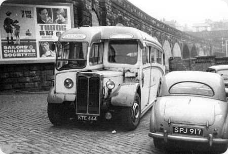 Kitsons - Crossley SD42 - KTE 444 Kitsons - Crossley SD42 - KTE 444