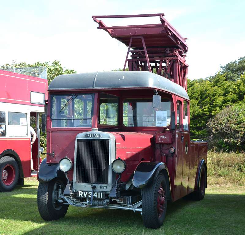 Provincial Society Bus Rally August 2015 – Old bus photos